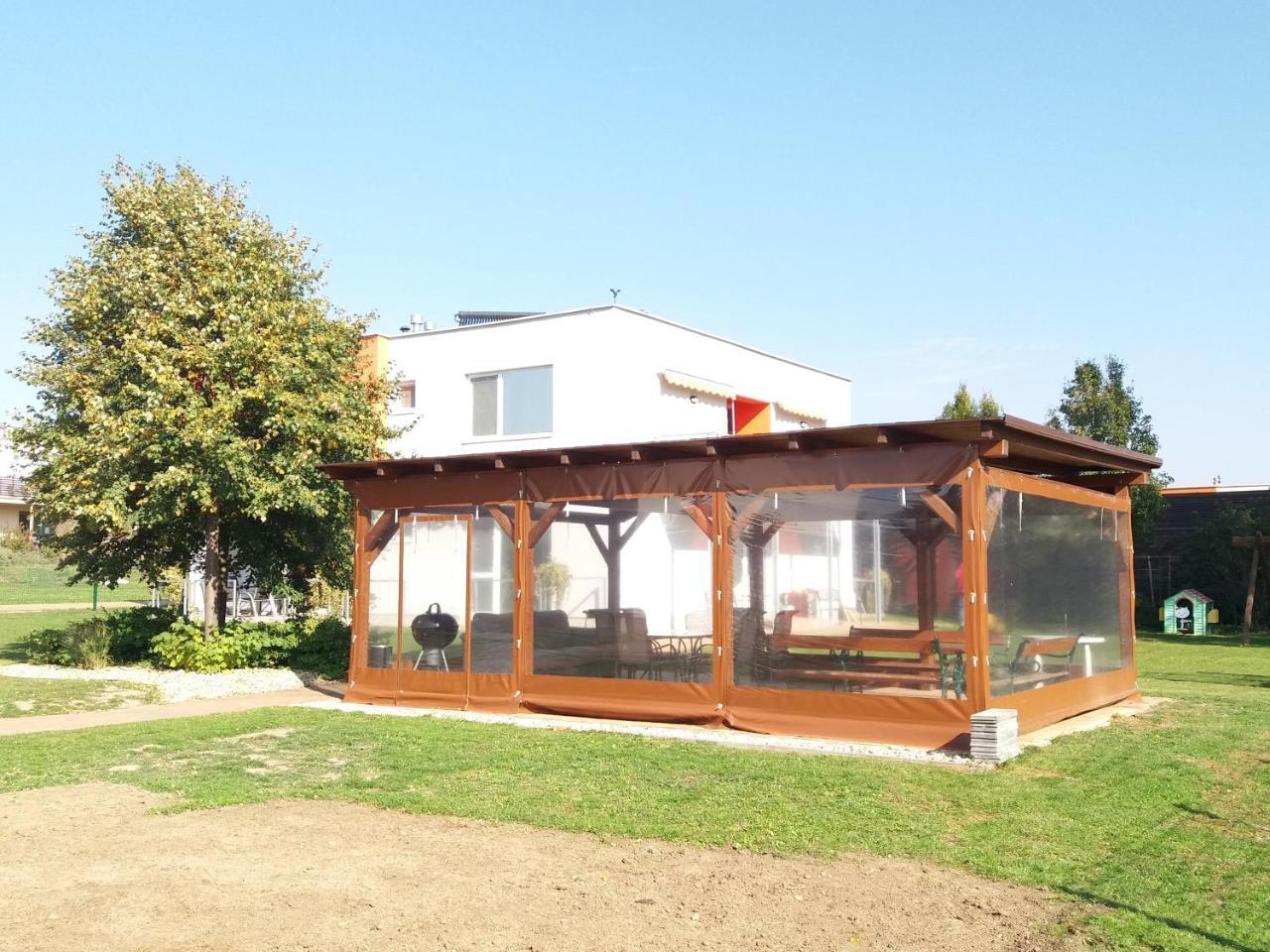 Vila Moravia Pasohlávky Extérieur photo